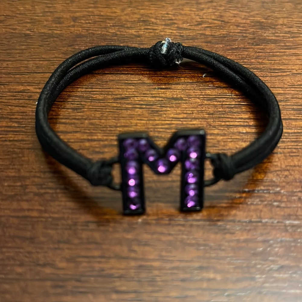 ‘M’ elastic bracelet